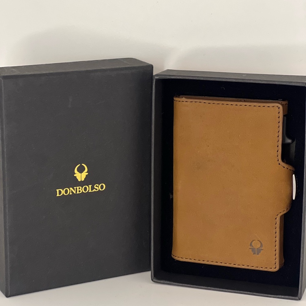 DONBOLSO Leather Slim Wallet